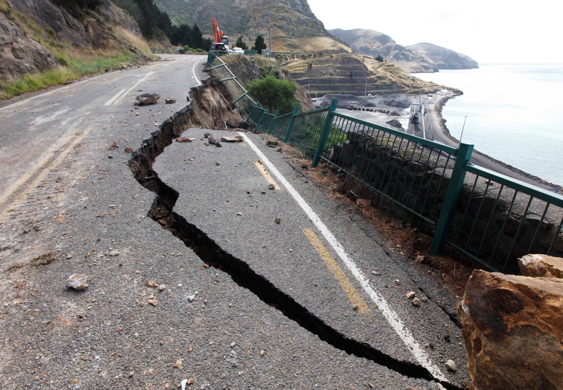 Illustration for article titled Natural Disasters Are the Hottest New Trend in Wedding Photography